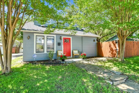 Photo of 1105 W 43rd ST, Austin, TX 78756 (MLS # 5755010)