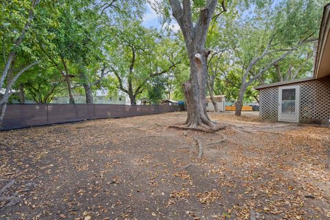 Tiny photo for 4401 Norwood LN, Austin, TX 78744 (MLS # 1968681)