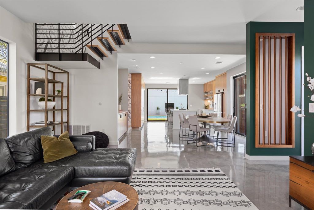 Photo of 2401 E 11th ST, Austin, TX 78702 (MLS # 6619033)