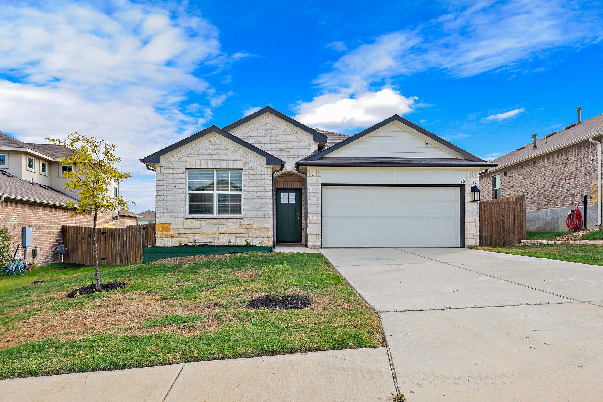 142 Solitude DR - Photo 2