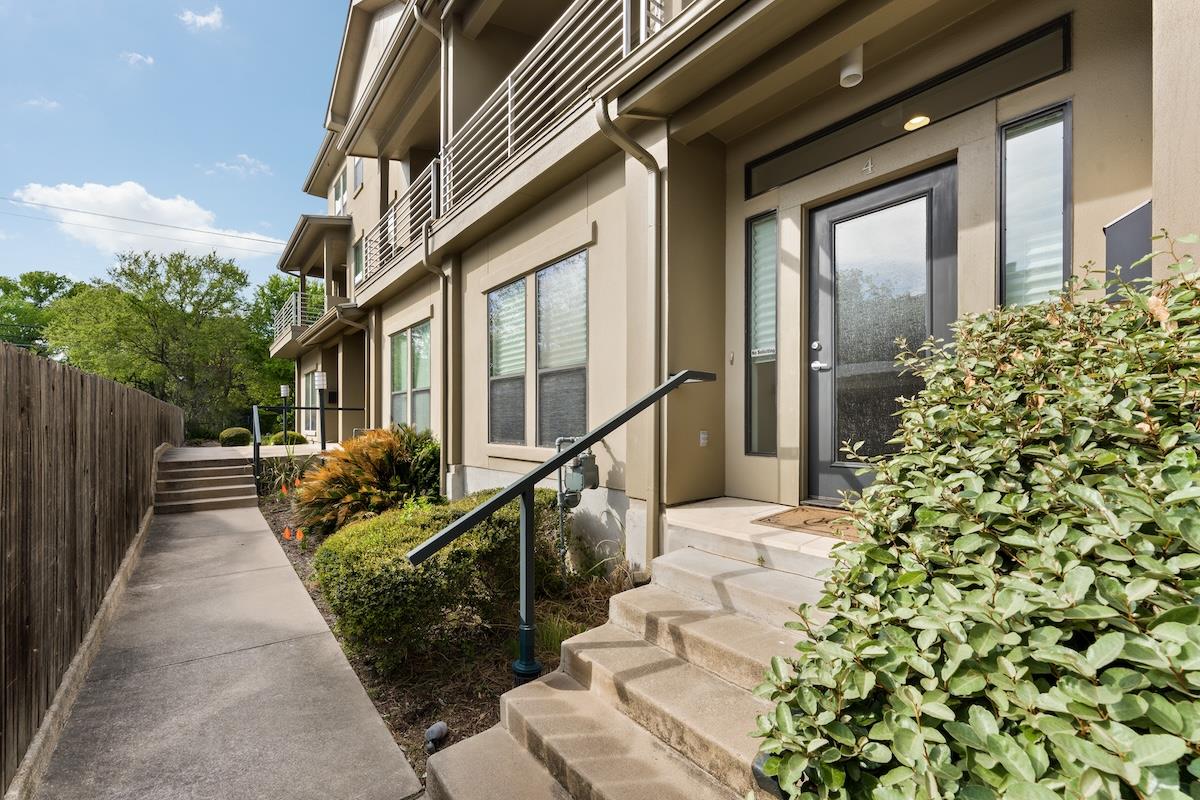 1305 Exposition BLVD 4