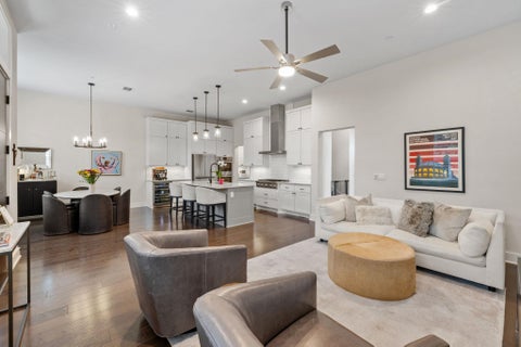 Photo of 4205 Elevator DR, Austin, TX 78731 (MLS # 4381015)
