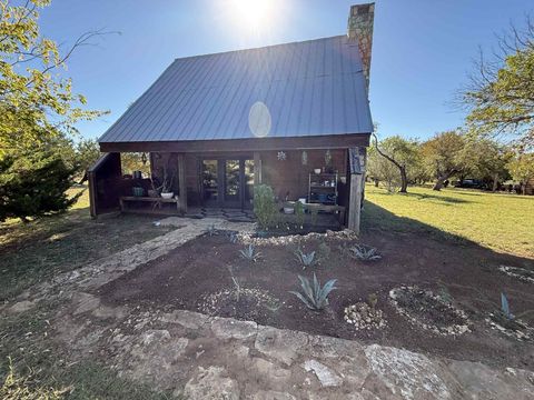 Photo of 206 Topspin DR, Spicewood, TX 78669 (MLS # 8268610)