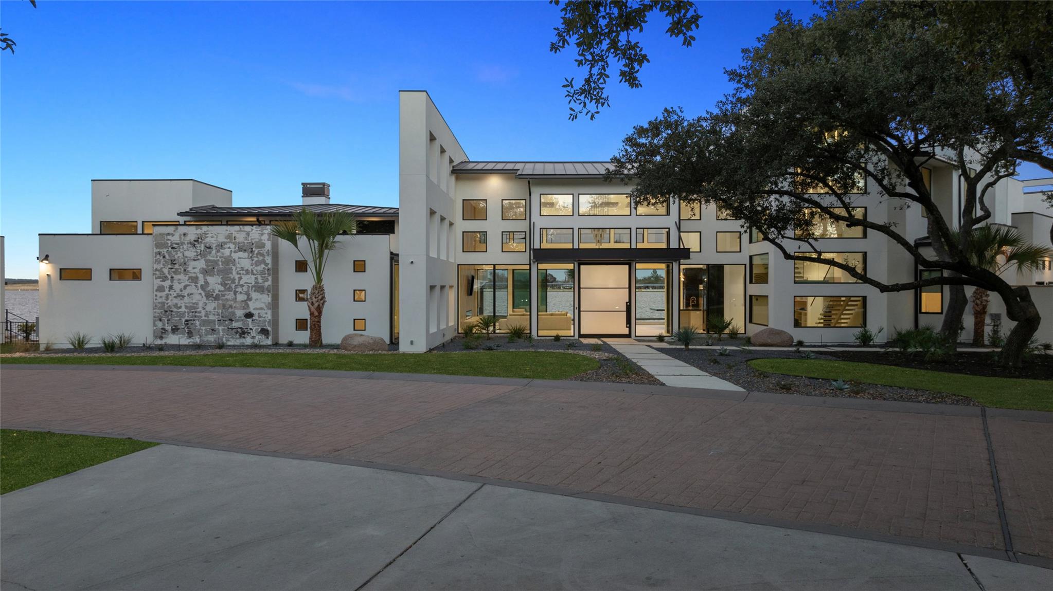115 Estate DR