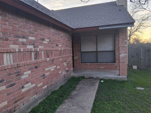 Photo of 618 Rollingway DR #B, Round Rock, TX 78681 (MLS # 4259000)