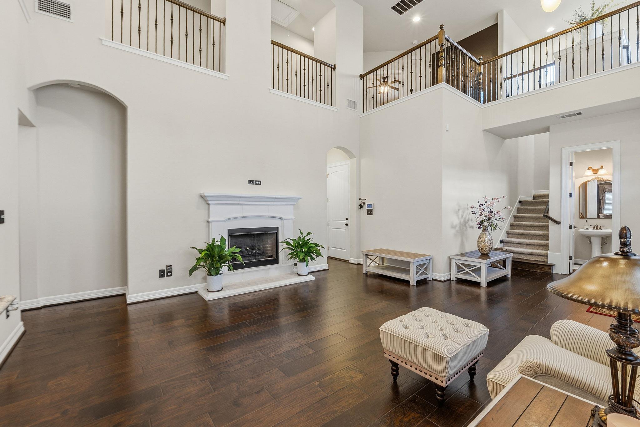 401 Bellagio DR