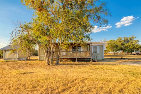 Photo of 645 Old Luling RD, Lockhart, TX 78644 (MLS # 8955652)