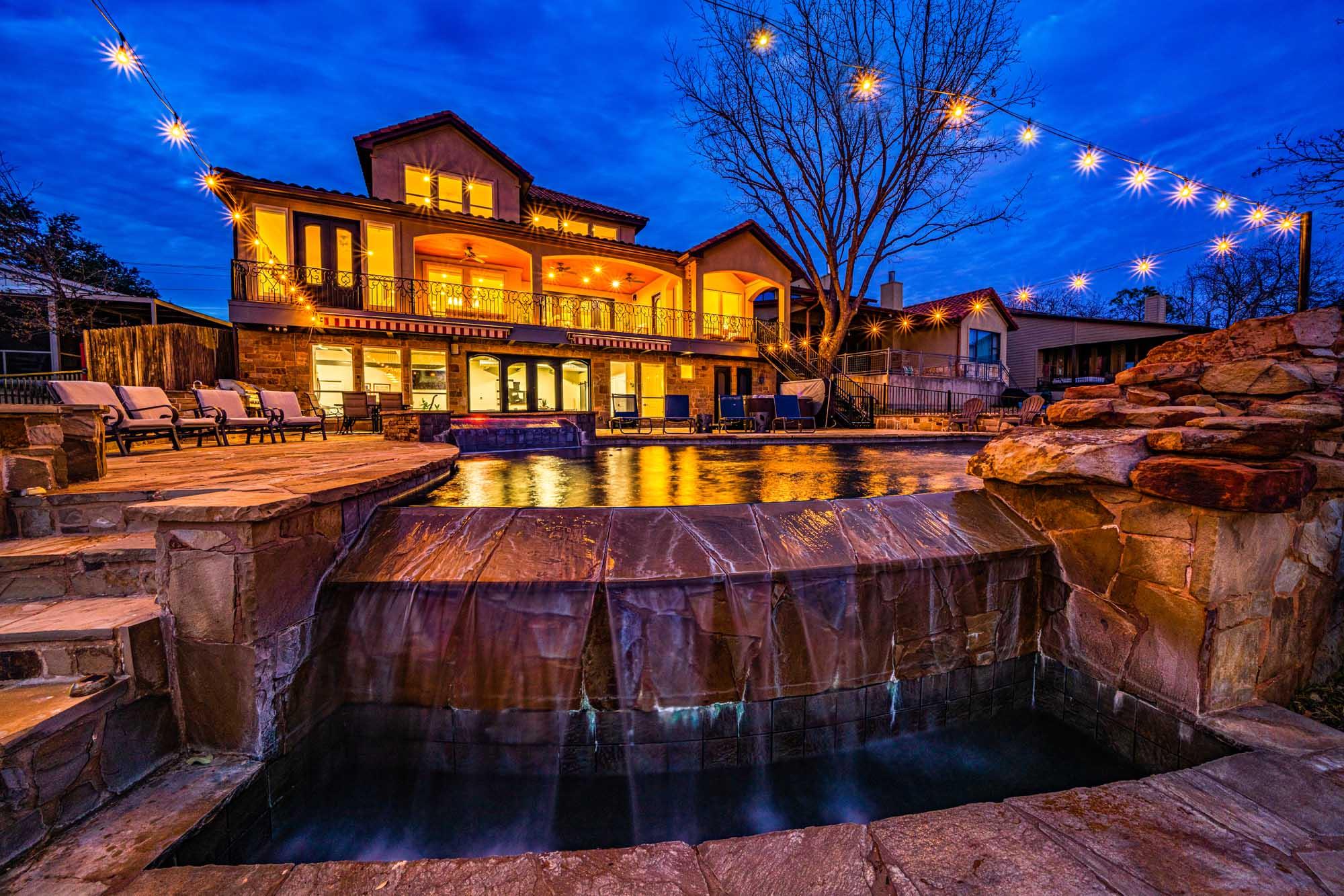 3500 River Oaks DR