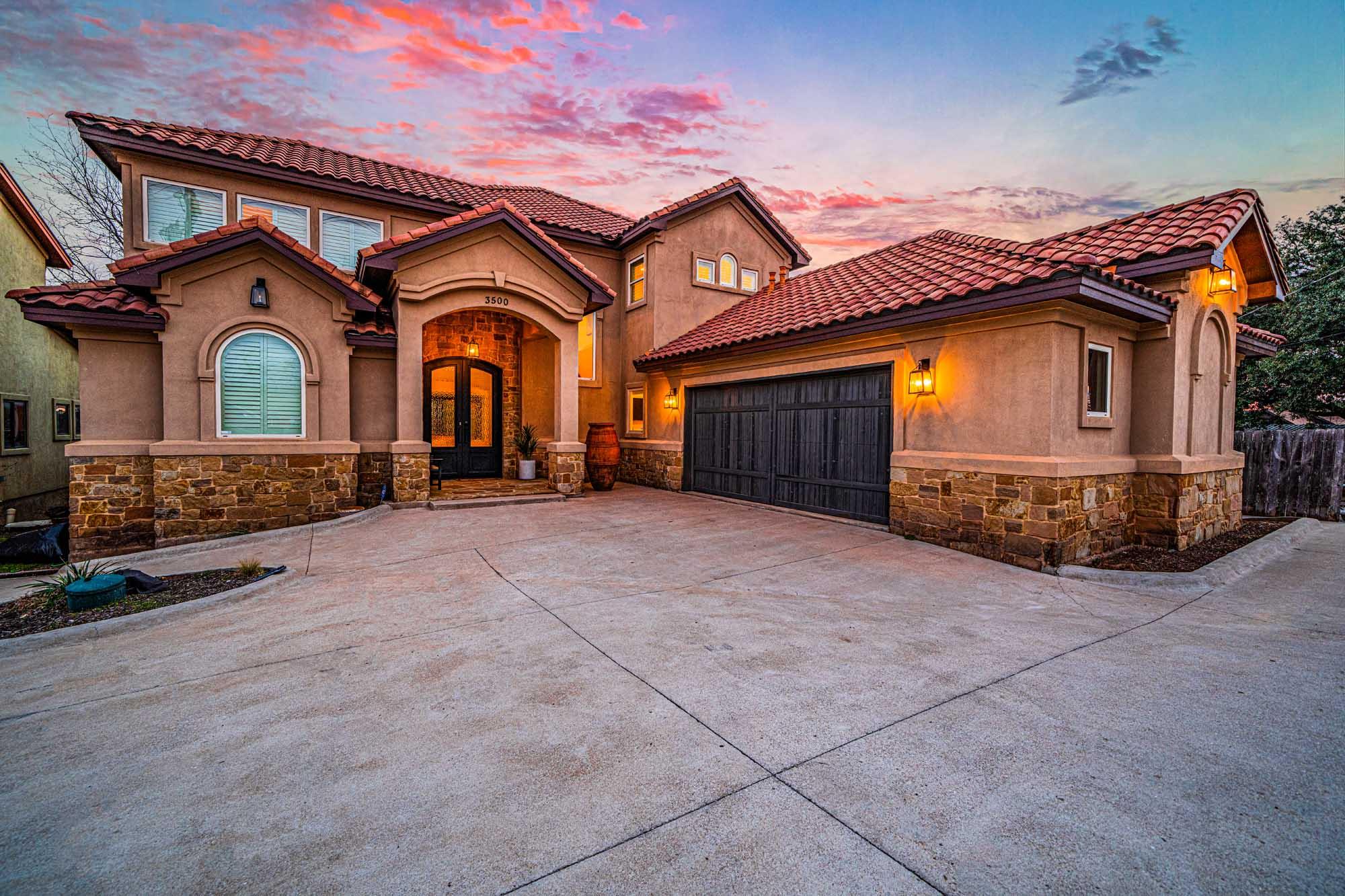 3500 River Oaks DR