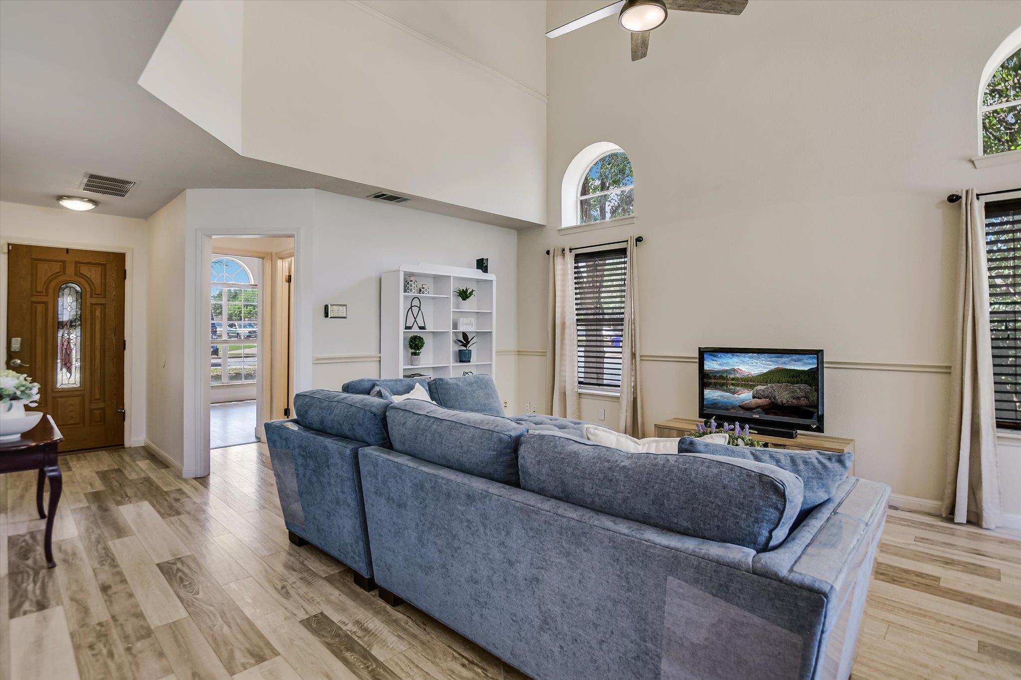 1318 Rosie LN