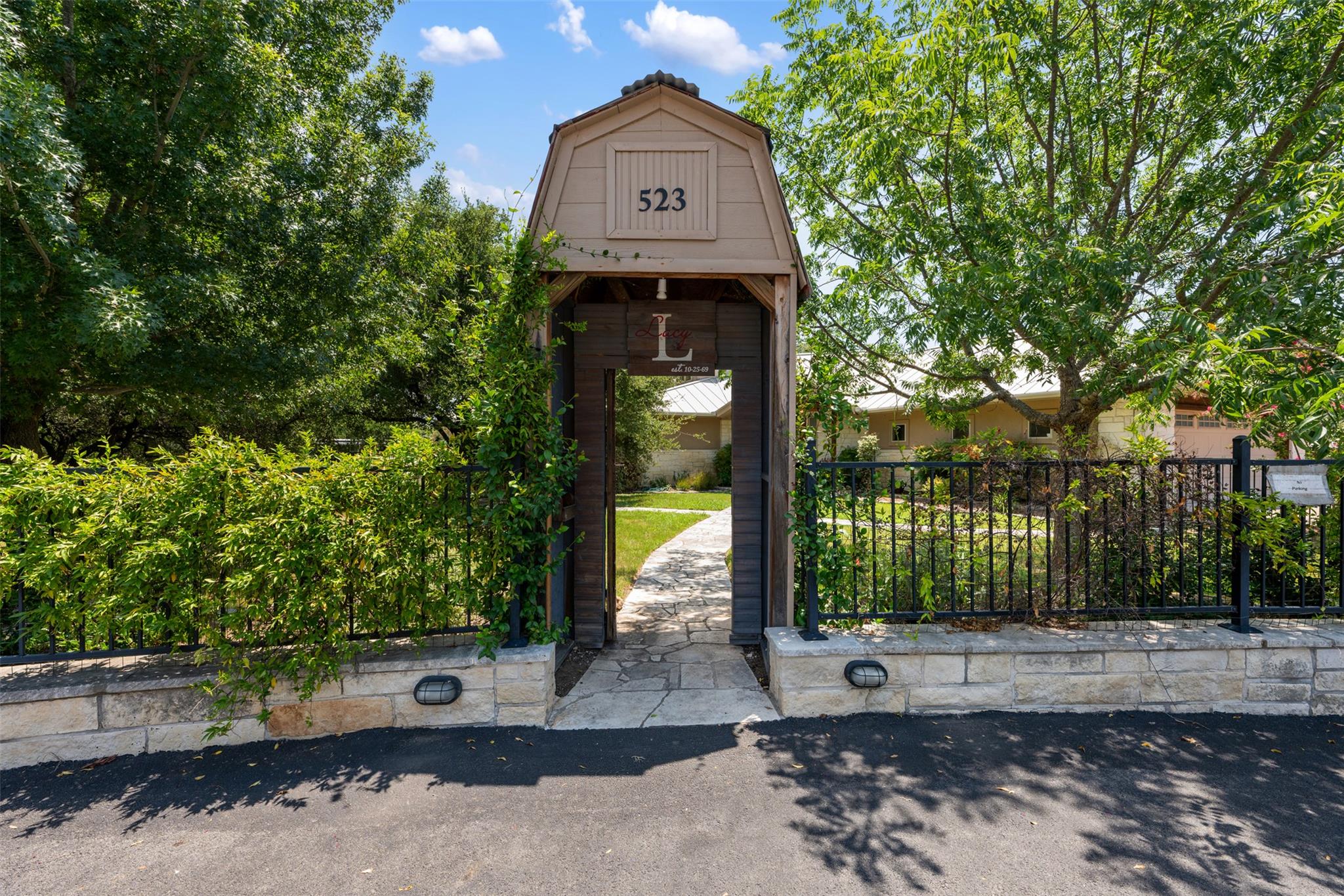 523 County Road 136A