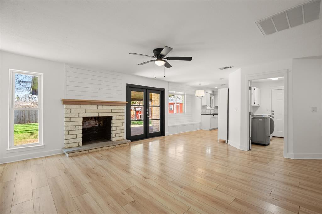1512 W Mesa Park DR