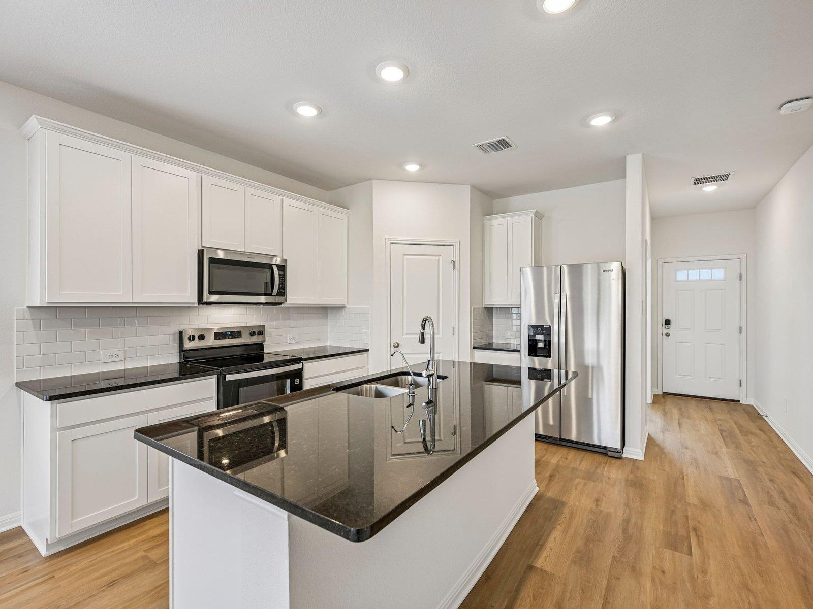 280 Red Tail Hawk LN
