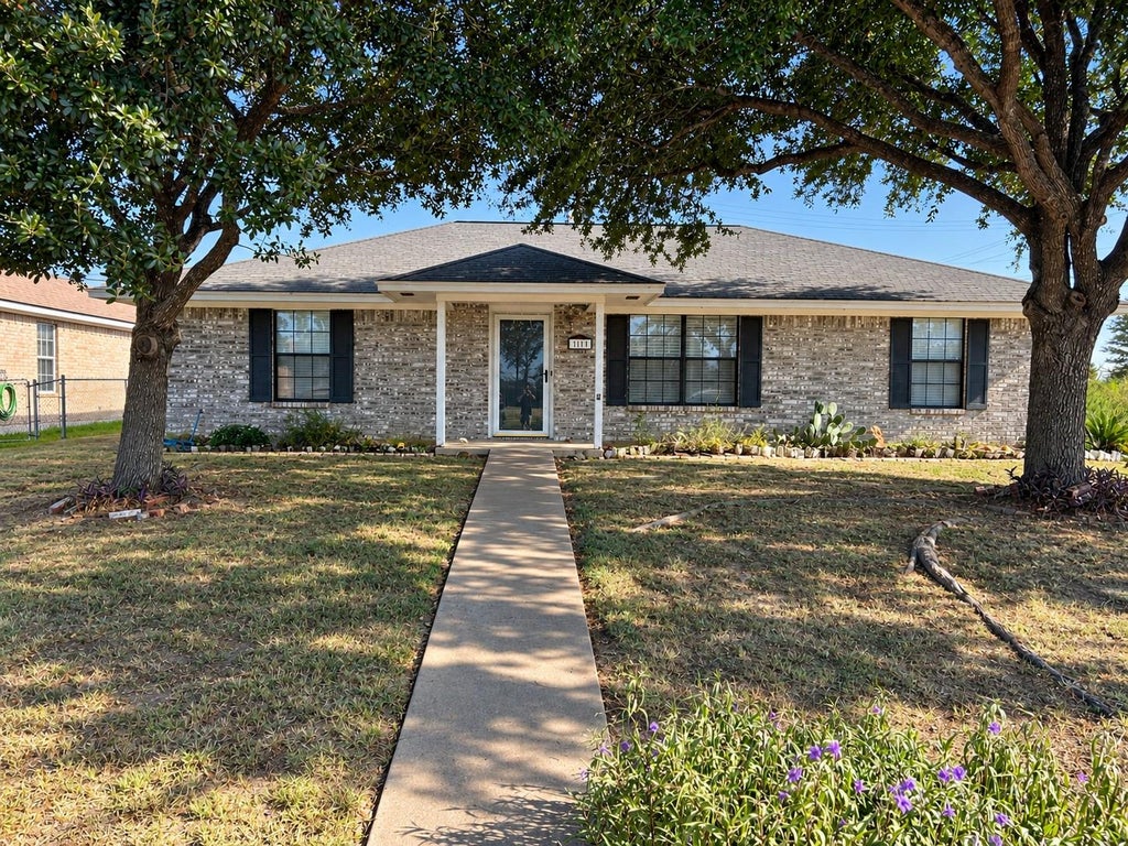 Photo of 111 Larabie CV, Giddings, TX 78942 (MLS # 4888922)