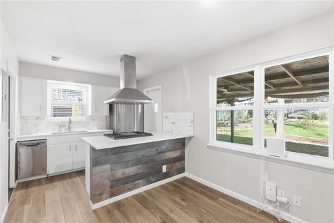 Photo of 404 Seminole DR, Austin, TX 78745 (MLS # 8801542)