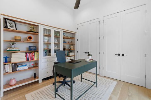 Tiny photo for 610 Amesbury LN #A, Austin, TX 78752 (MLS # 3035702)