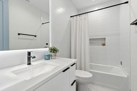 Tiny photo for 610 Amesbury LN #A, Austin, TX 78752 (MLS # 3035702)