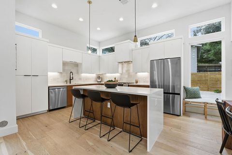 Tiny photo for 610 Amesbury LN #A, Austin, TX 78752 (MLS # 3035702)