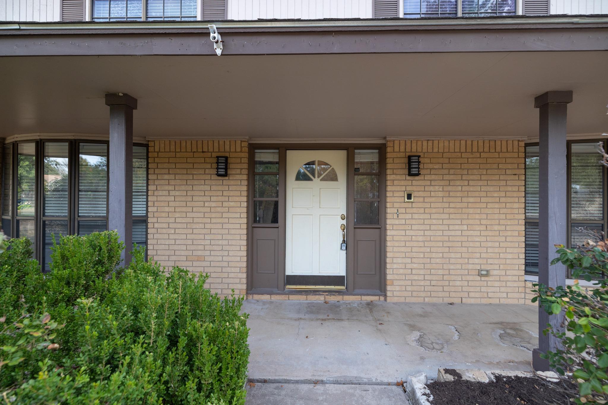 13307 Broadmeade Ave