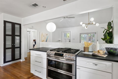 Tiny photo for 5303 Avenue H, Austin, TX 78751 (MLS # 7660705)