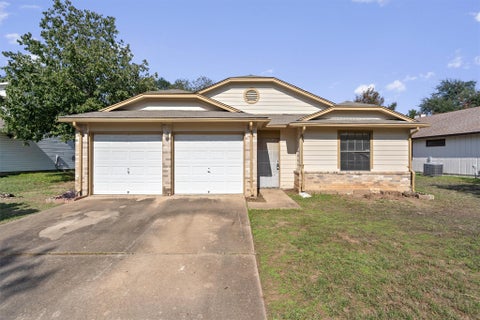 Photo of 2614 Aylesbury LN, Austin, TX 78745 (MLS # 7064287)
