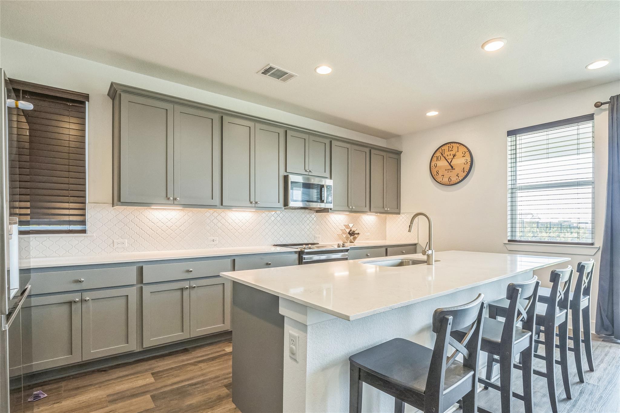 3706 Mesquite Valley RD
