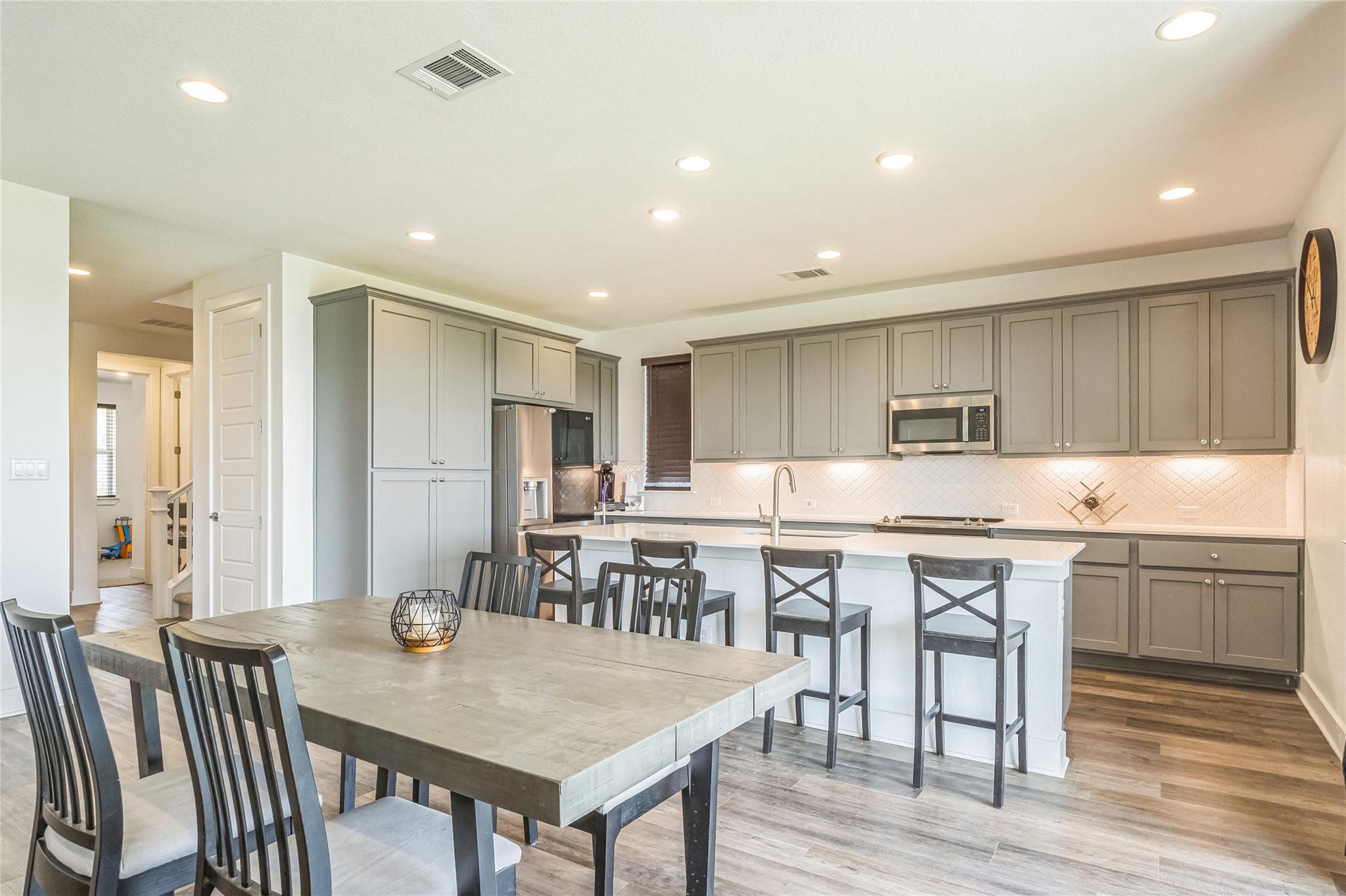 3706 Mesquite Valley RD