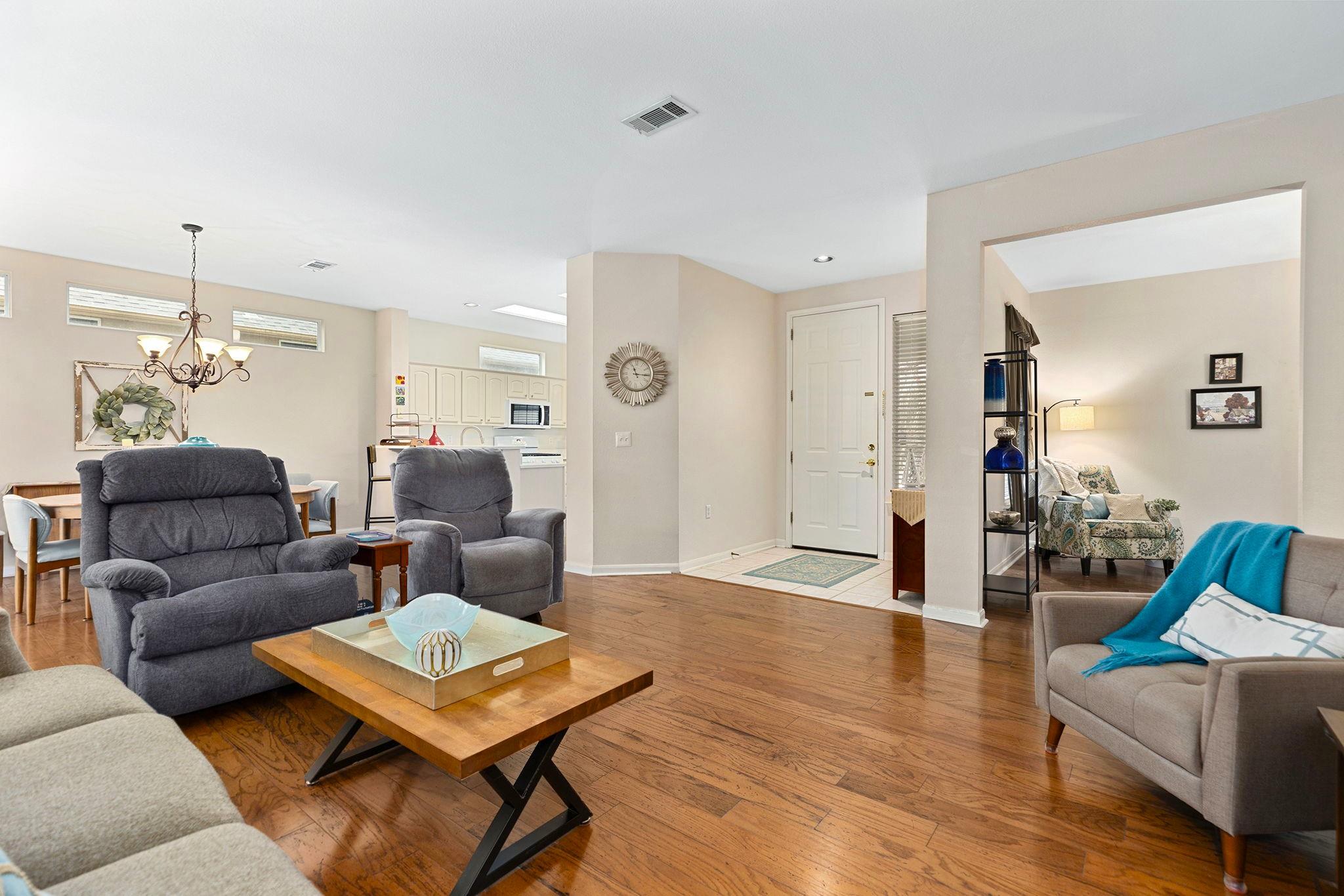 216 Whispering Wind DR