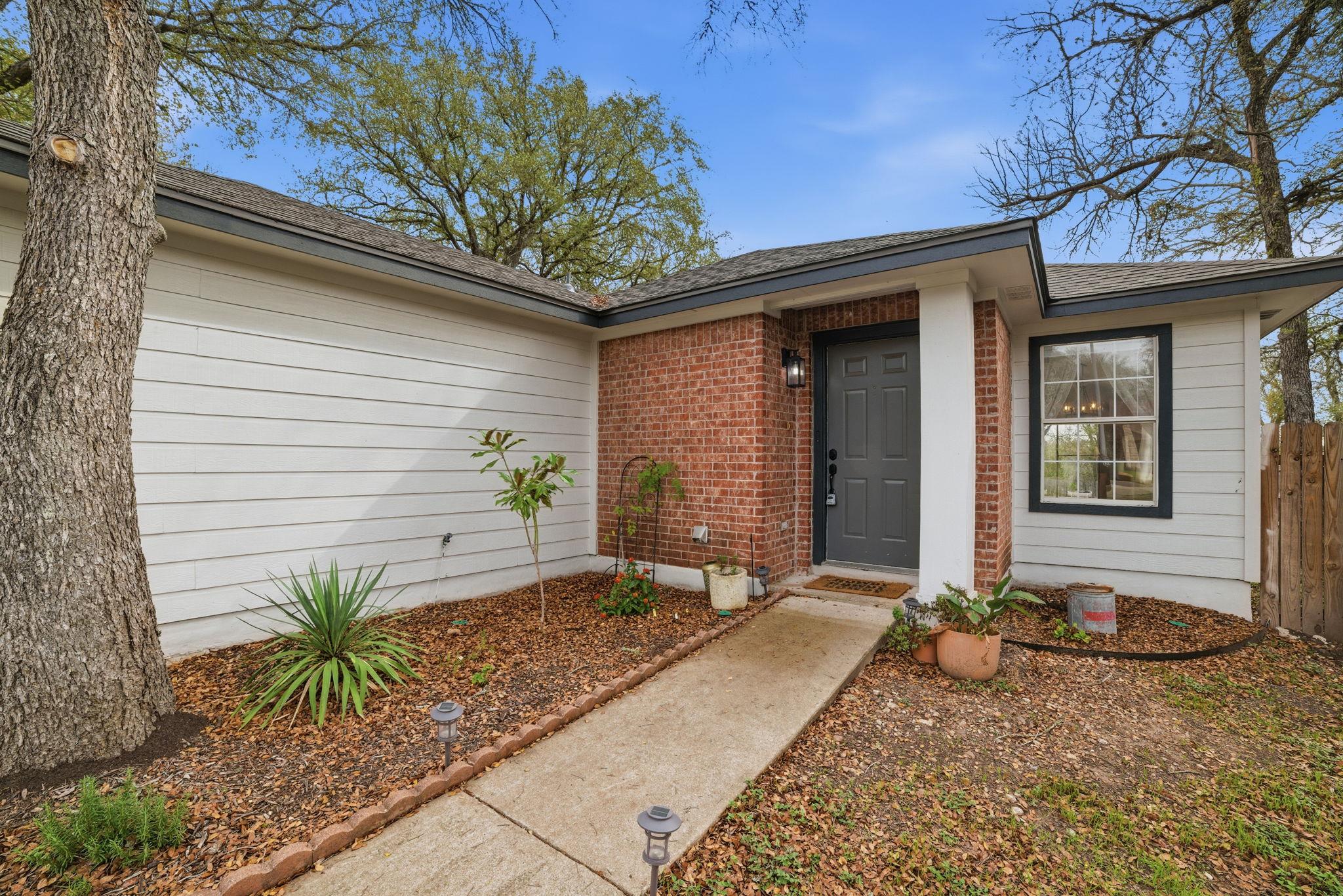 104 S Mockingbird CIR