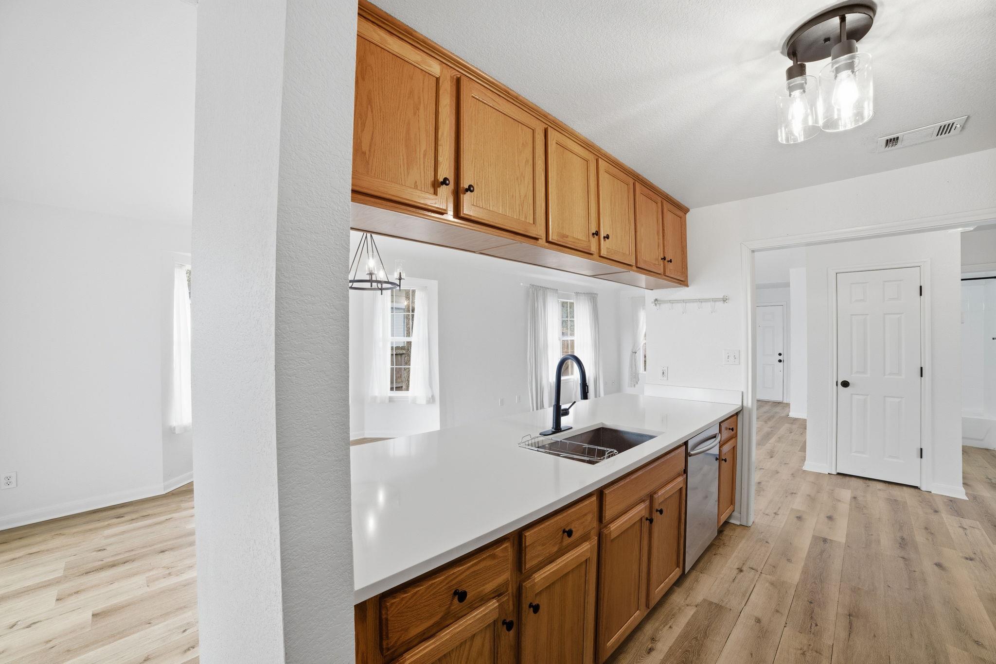 104 S Mockingbird CIR