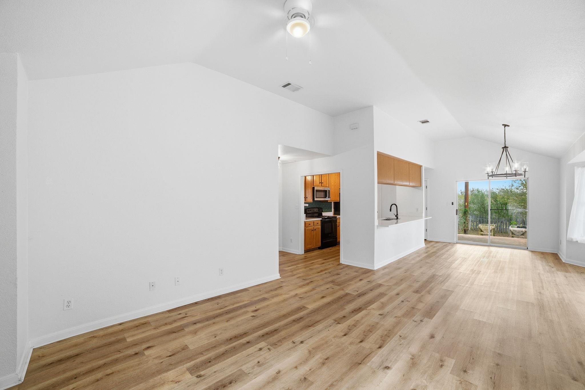 104 S Mockingbird CIR