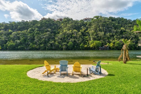 Photo of 2205 Manana ST, Austin, TX 78730 (MLS # 2032070)