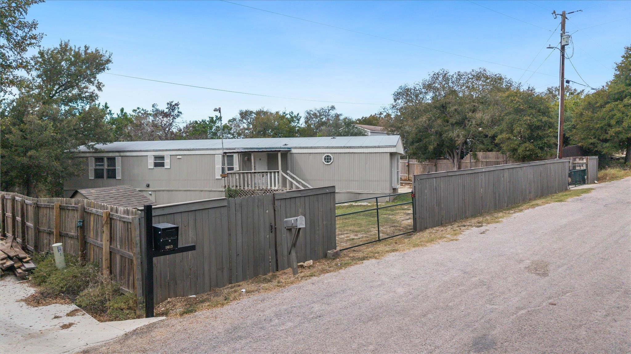 1611 San Gabriel Ranch RD