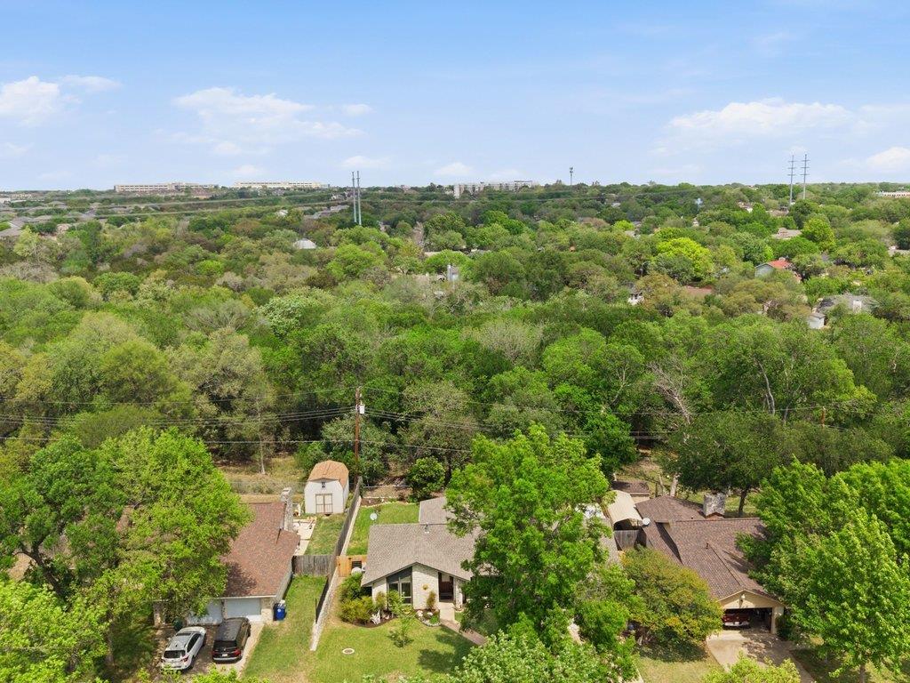 910 River Oaks DR
