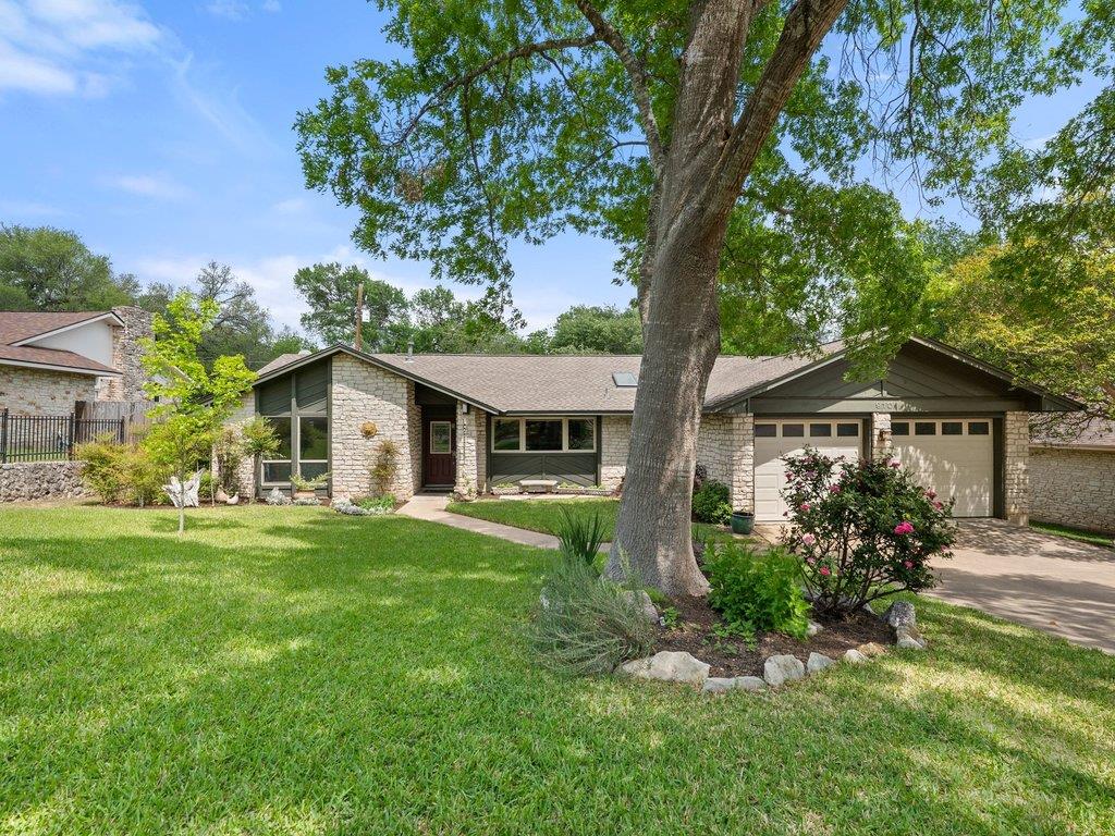 910 River Oaks DR