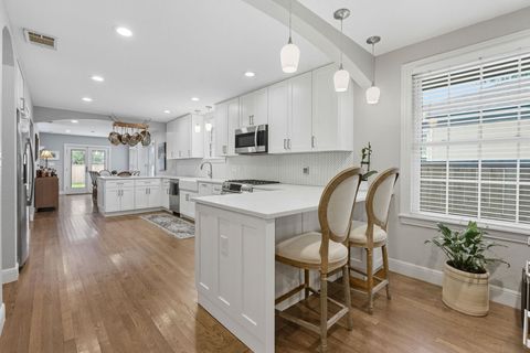 Tiny photo for 5400 Sunshine DR, Austin, TX 78756 (MLS # 1795653)
