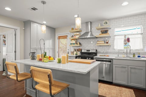 Photo of 1110 W Oltorf ST, Austin, TX 78704 (MLS # 9995538)
