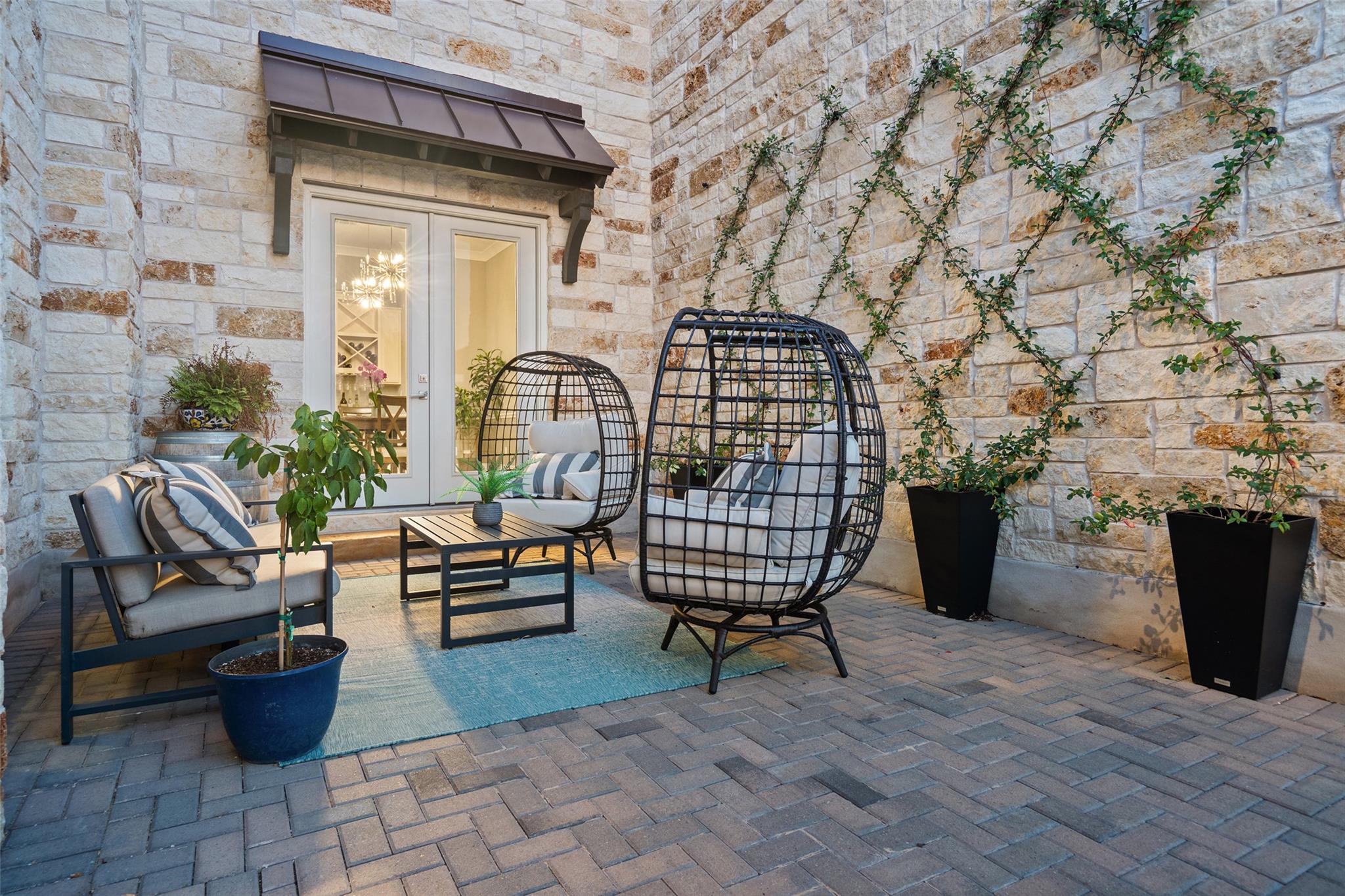107 Bisset CT