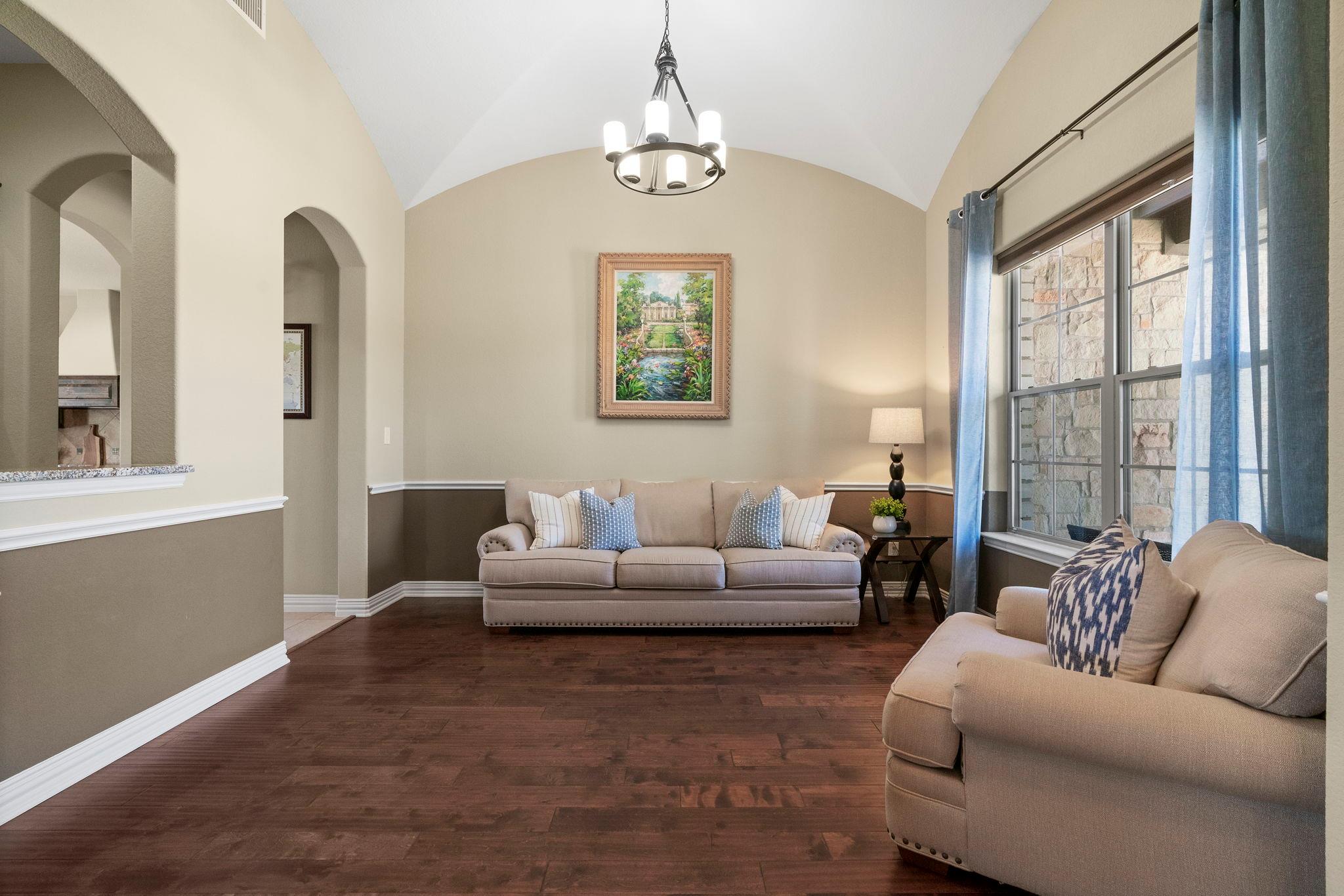 545 Ranchers Club LN