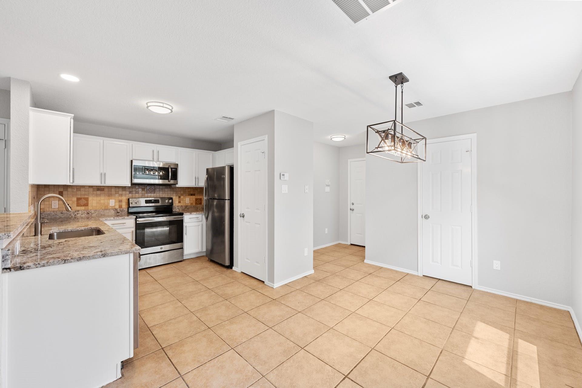 2304 Melissa Oaks LN
