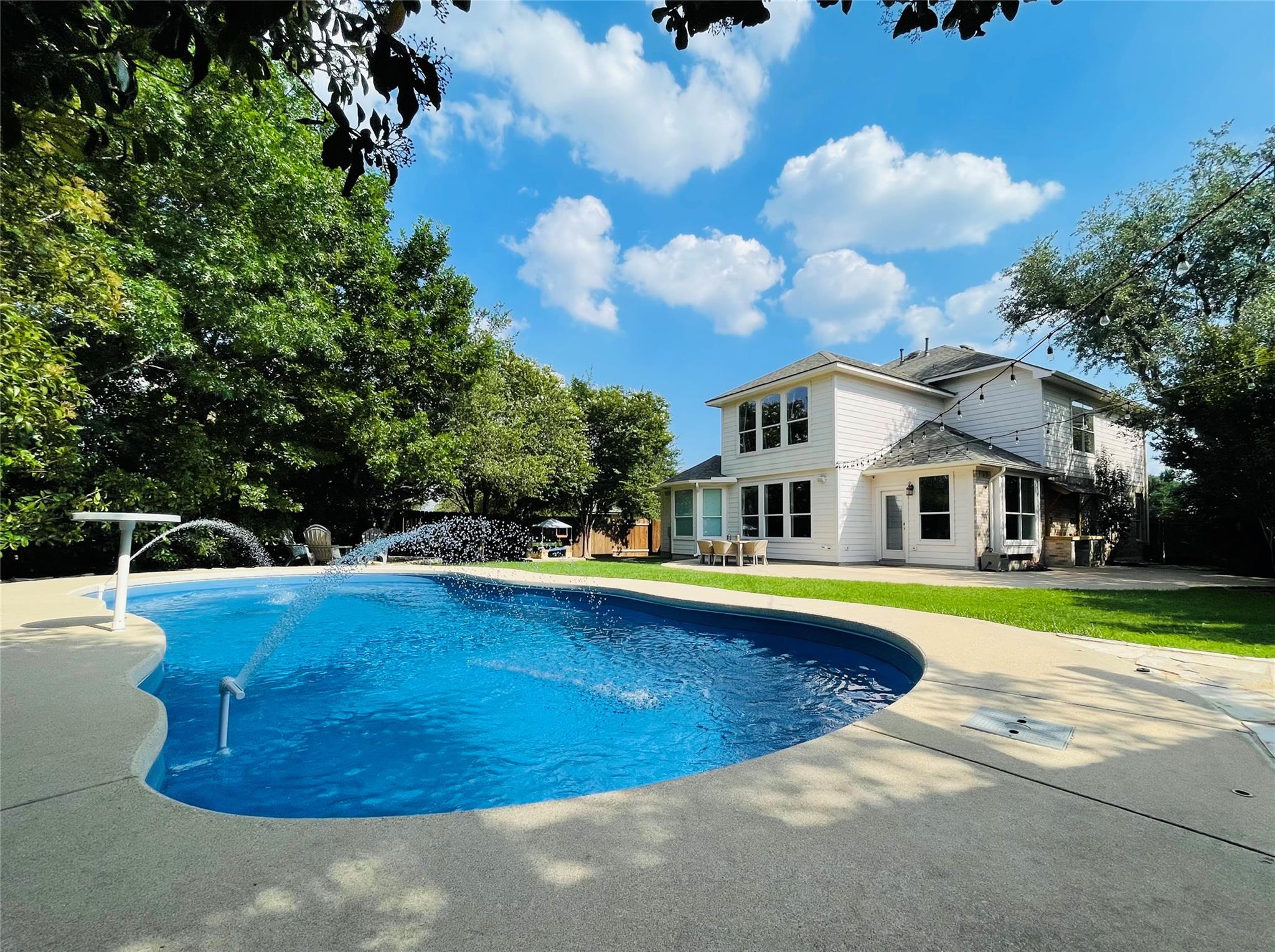2835 Checker DR