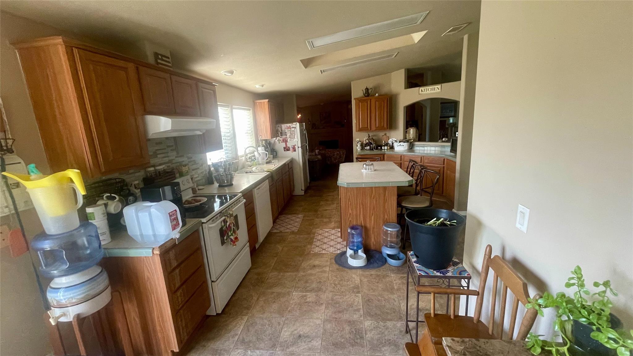 Bastrop, Texas 78602, United States, 4 Bedrooms Bedrooms, ,4 BathroomsBathrooms,Residential,Pending,48127