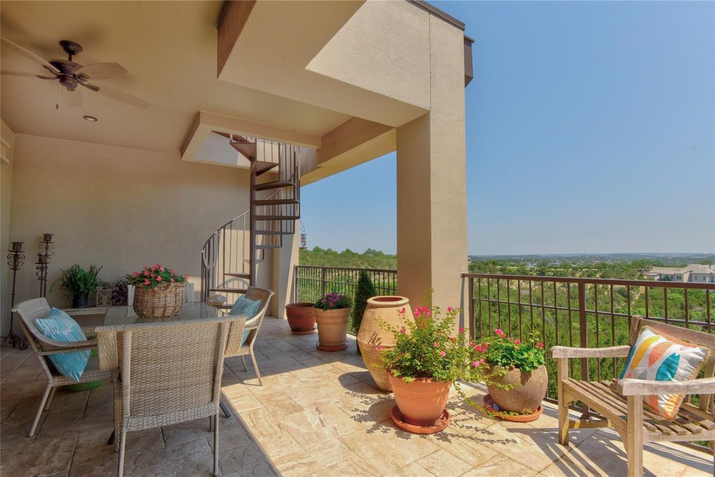 Photo for 8200 Southwest PKWY #721, Austin, TX 78735 (MLS # 8780410)