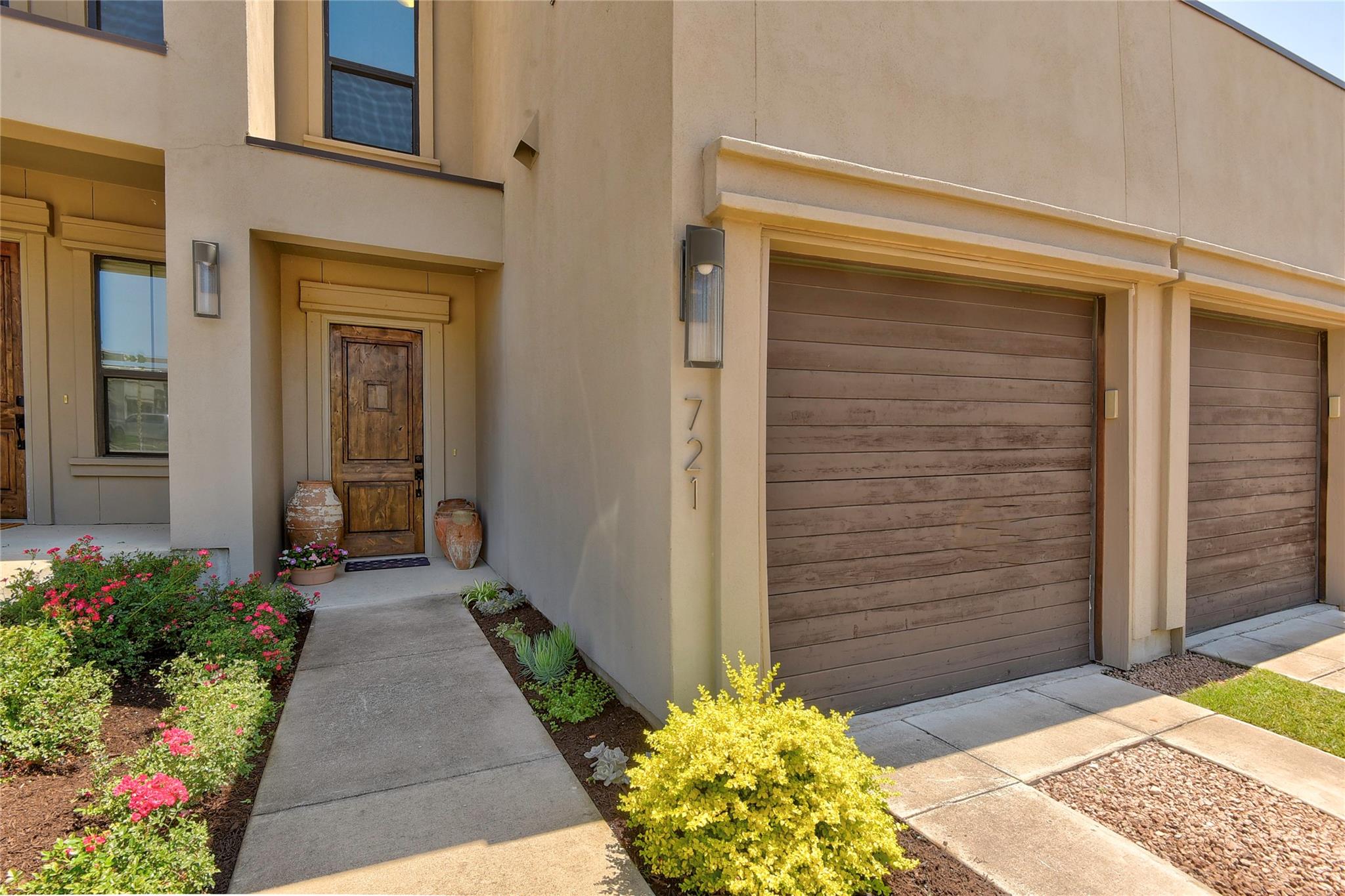 8200 Southwest PKWY 721