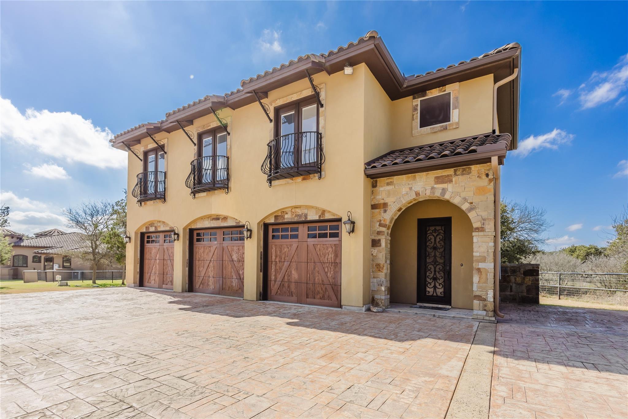 1024 Spanish TRL