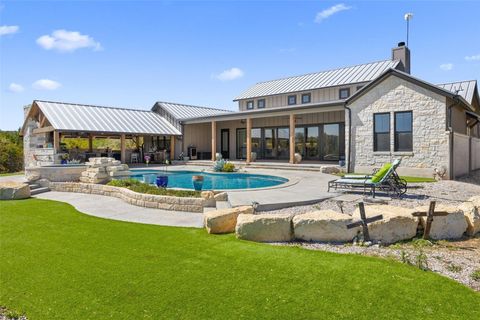 2105 Legacy Hills DR Johnson City TX 78636