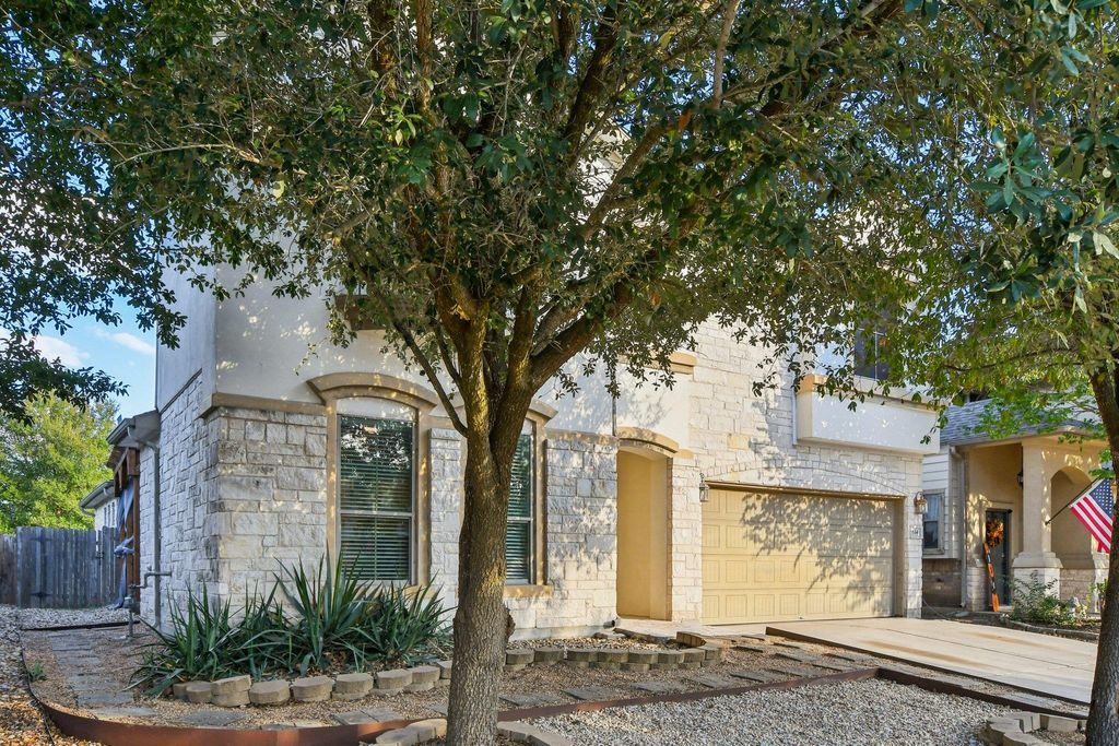 Photo of 634 Irvin DR, San Marcos, TX 78666 (MLS # 6400195)