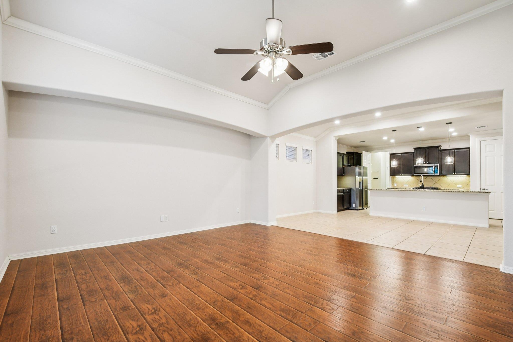 634 Irvin DR