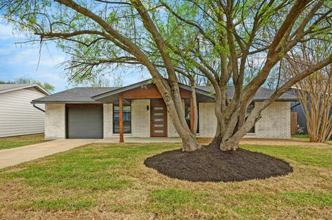 Photo of 2600 Berkett DR, Austin, TX 78745 (MLS # 4326335)