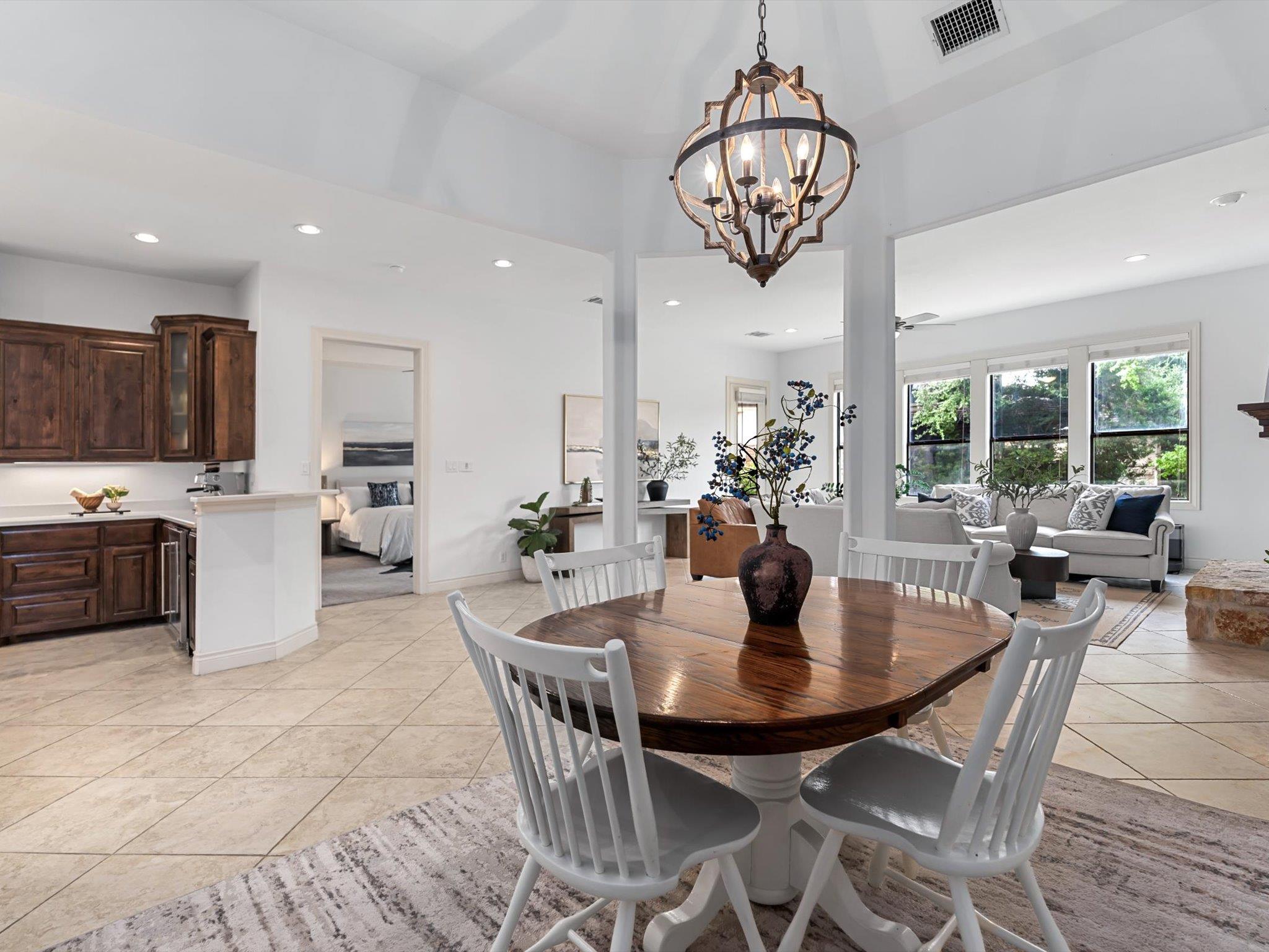 17 Chandon LN